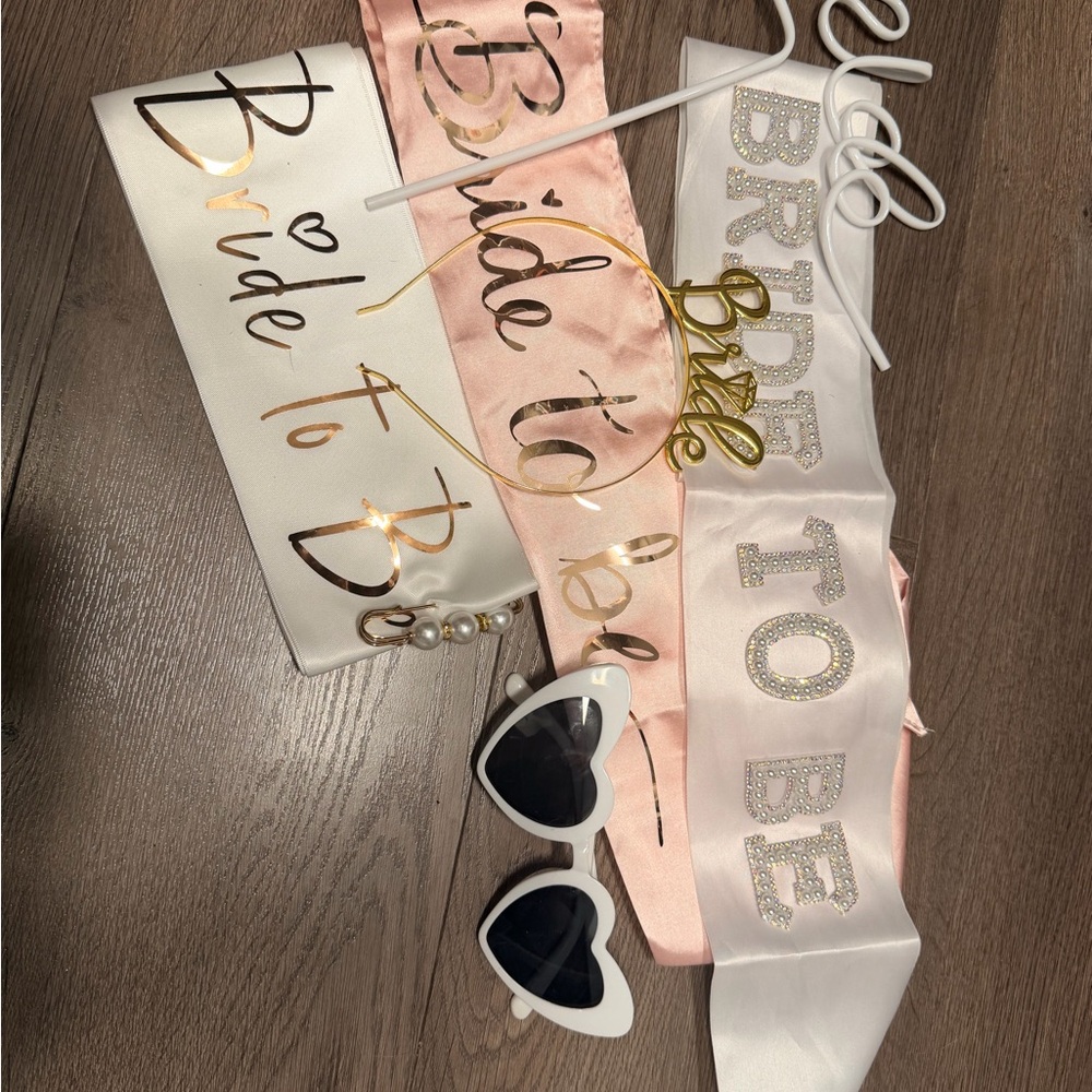 16 piece Bride accessory/gift bundle